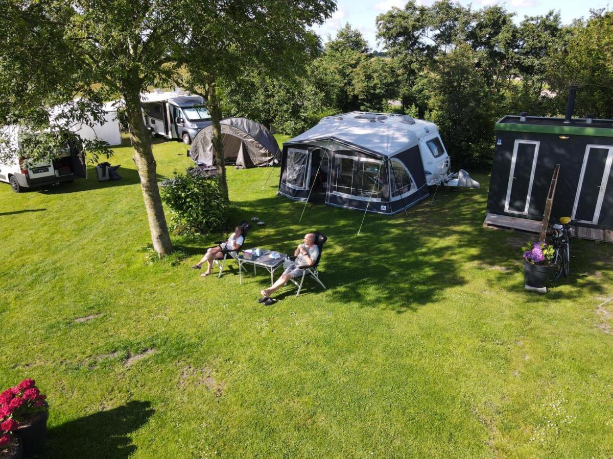 Camping De Tulpenweide Lege Kampeerplaats, Lege Plaats Op Het Gras Zonder Bed Breezand Zewnętrze zdjęcie