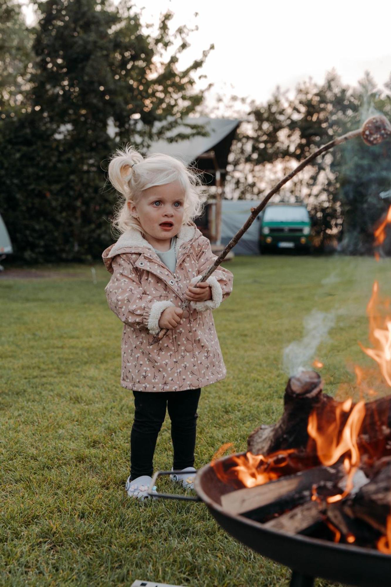 Camping De Tulpenweide Lege Kampeerplaats, Lege Plaats Op Het Gras Zonder Bed Breezand Zewnętrze zdjęcie