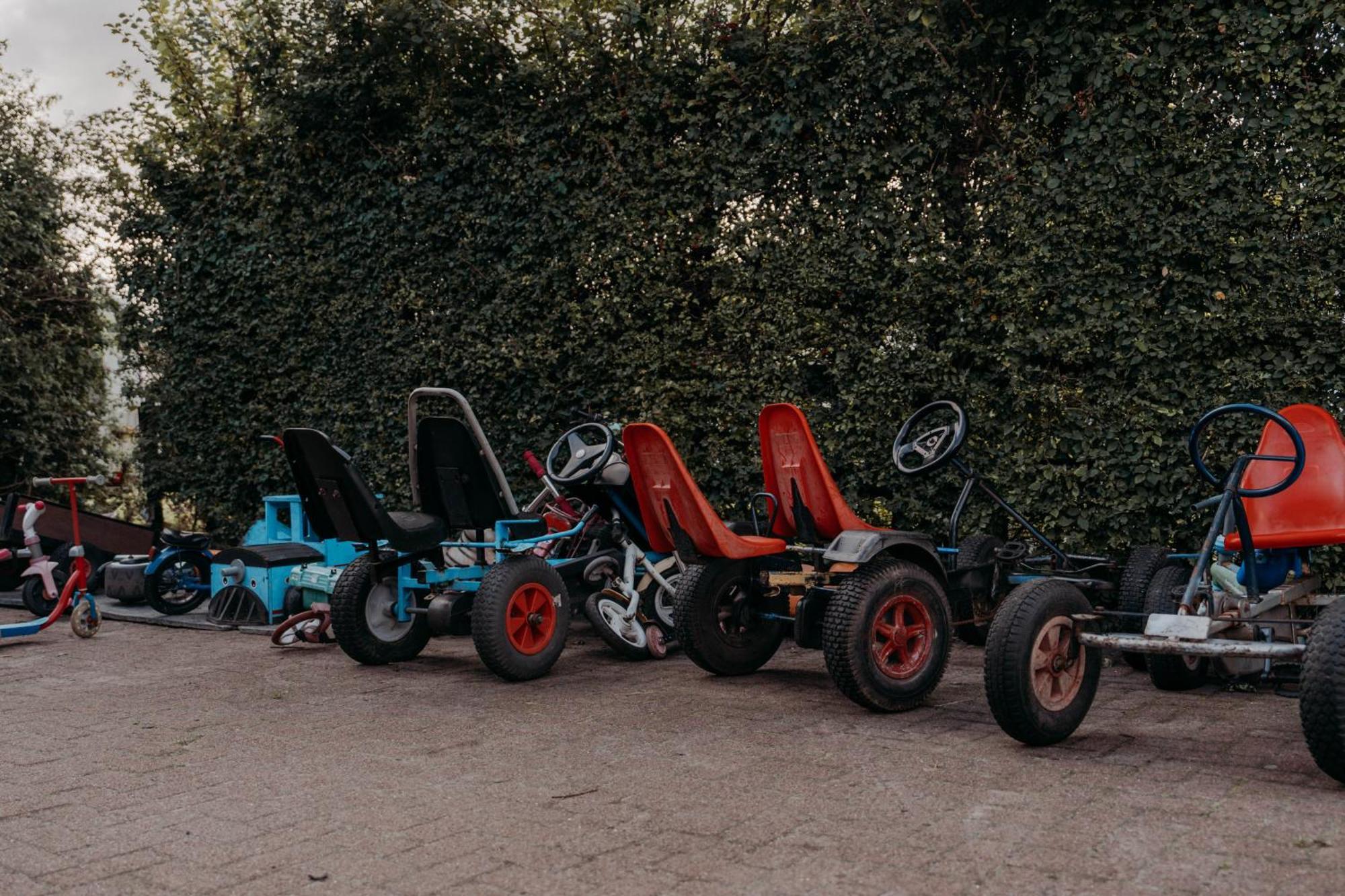 Camping De Tulpenweide Lege Kampeerplaats, Lege Plaats Op Het Gras Zonder Bed Breezand Zewnętrze zdjęcie